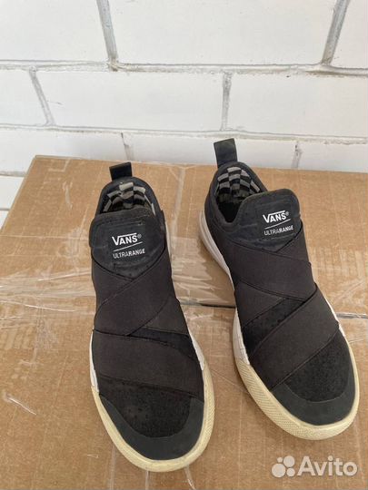 Продаю женские кеды vans