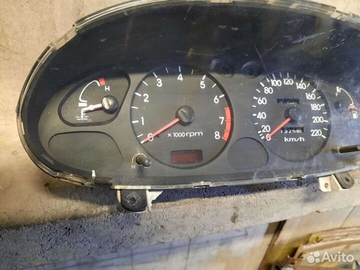 Приборная панель Hyundai Lantra J2