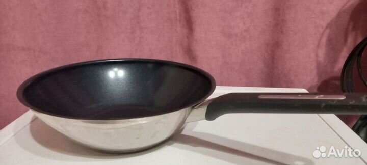 Сковорода-вок финская