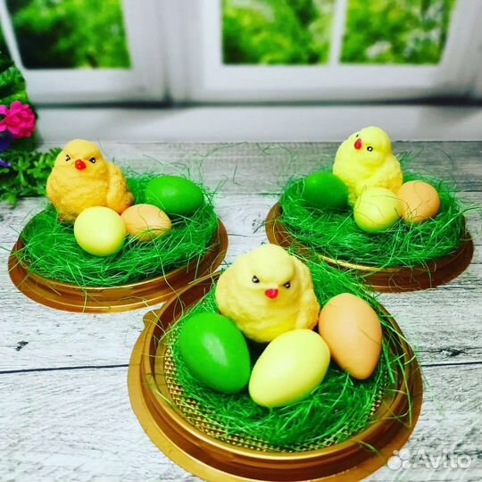 Композиция цыпленок в гнезде