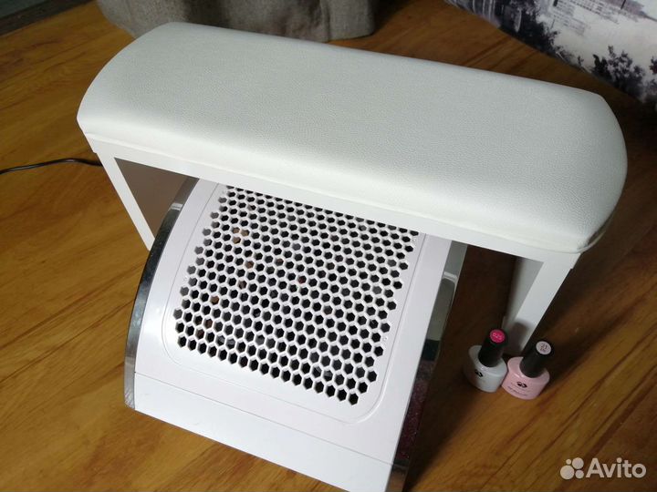 Подставки для маникюра