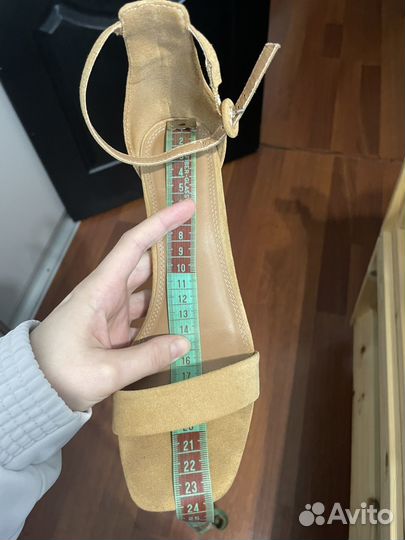 Босоножки женские 37 размер