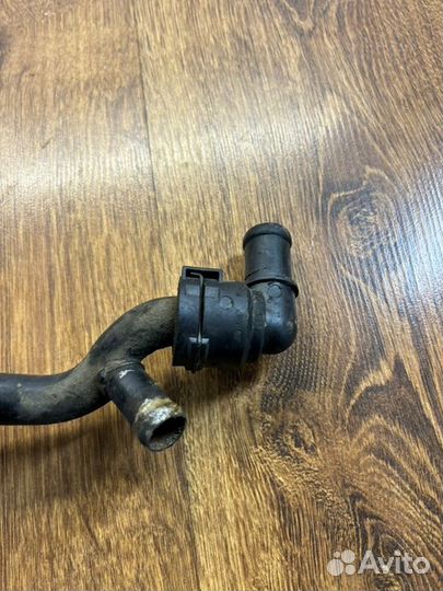 Трубка системы охлаждения Volkswagen Passat B5+