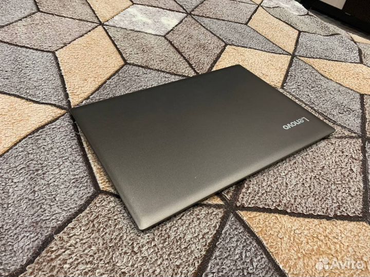 Ноутбук Lenovo IdeaPad 520
