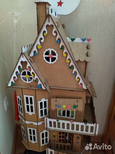 Большой кукольный домик