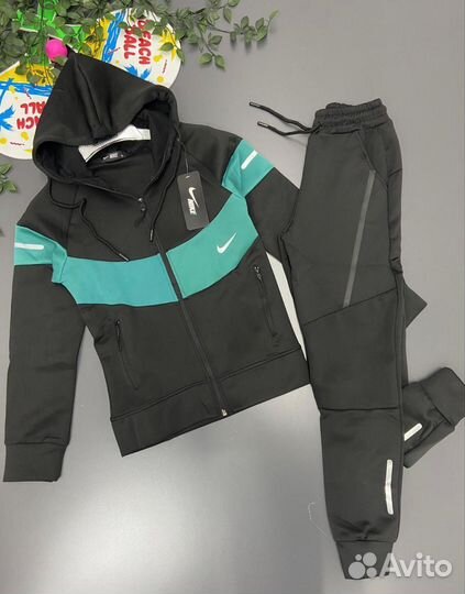 Спортивный костюм для подростка