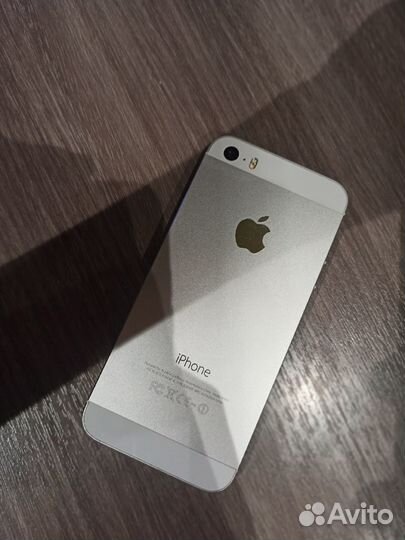 Телефон iPhone 5s