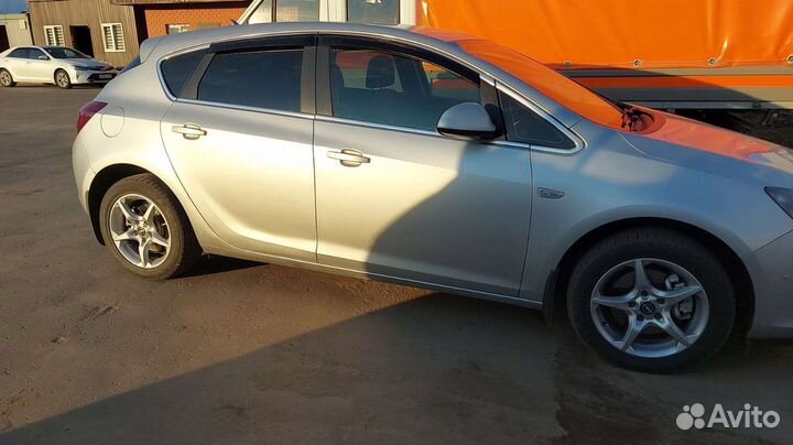 Opel Astra 1.6 AT, 2010, 170 000 км