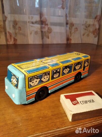 Игрушки СССР. Весёлый автобус