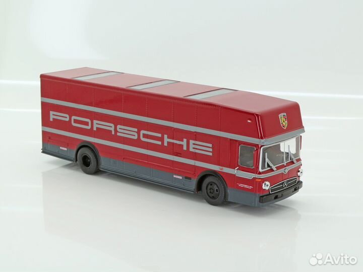 Последняя Mercedes Benz O317 Renntrans 1/64 Schuco