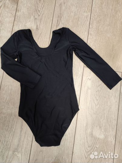 Гимнастические купальники и юбка