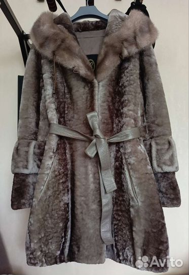 Шуба мутоновая с капюшоном