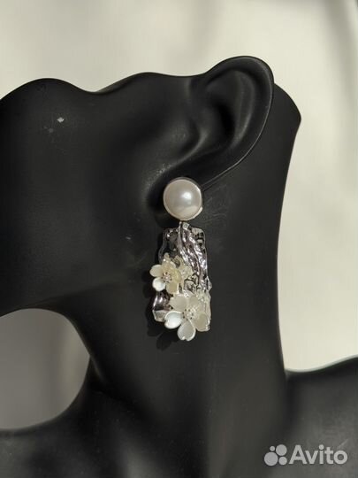Серьги жидкий металл с цветами и жемчугом