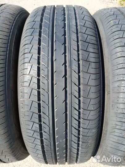 Yokohama dB Decibel E70 215/55 R17