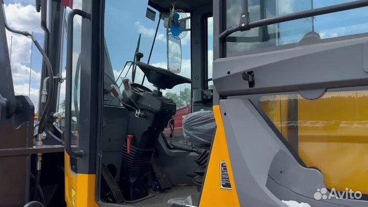 Фронтальный погрузчик Granit 930, 2023