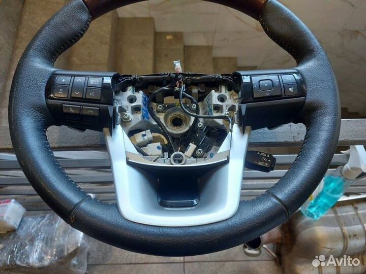 Руль Toyota Fortuner внедорожник 2.8 2019