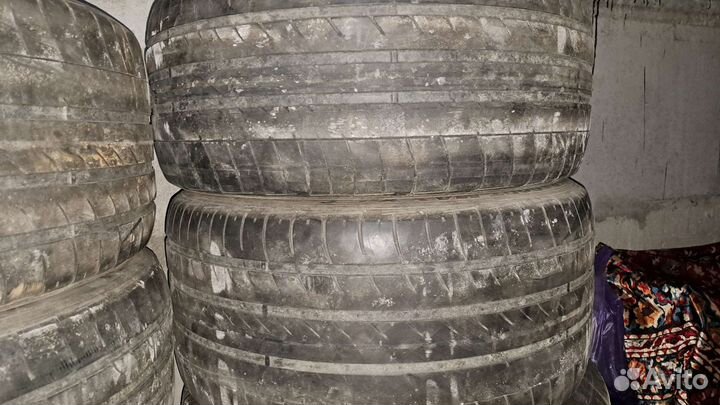 Dunlop Sport Maxx RT 275/40 R20 и 315/35 R20