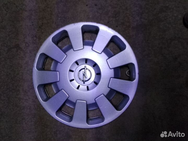 Колпаки на Hundai i30 и opel Corsa R15 б/у по 4шт