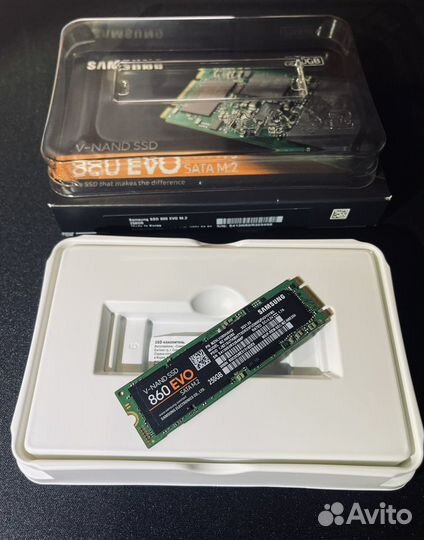 SSD samsung 860 evo m2 (250 gb )