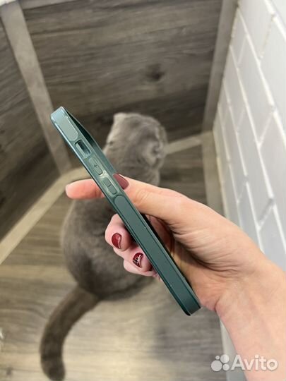 Чехол на iPhone 13 pro зеленый