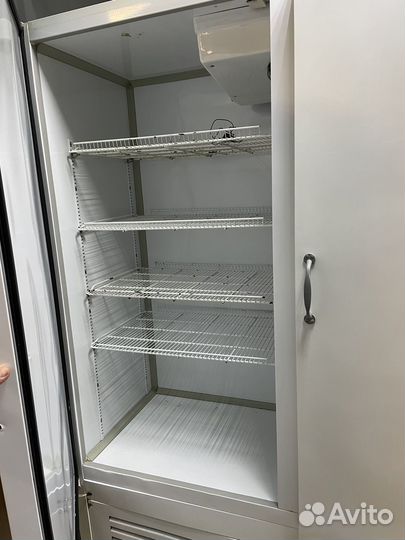 Холодильный шкаф