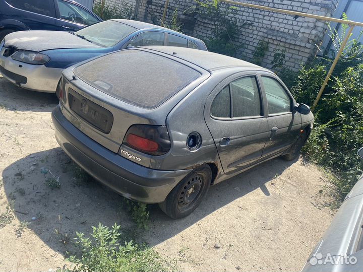 В разбор на запчасти renault megane 1