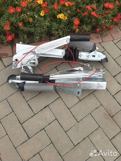 Тормоз наката для прицепа 1000кг v образное дышло