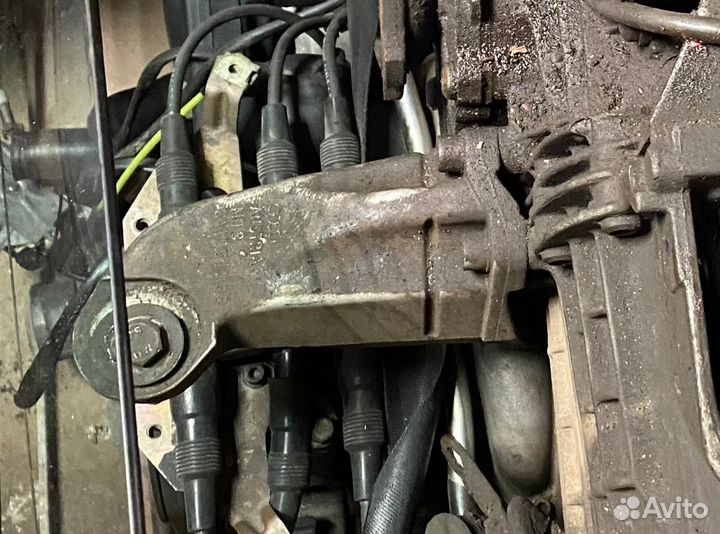 Кронштейн кпп audi 80