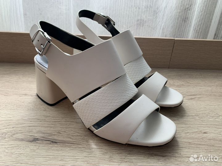 Босоножки Calipso