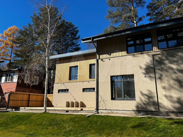 Дом 300 м² на участке 10 сот.