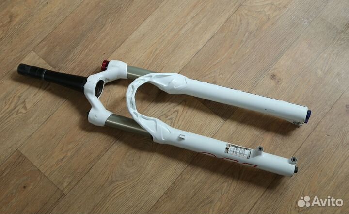 Вилка Manitou Marvel Comp 27.5 воздух Air