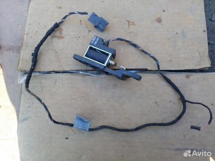 Активатор замка крышки бензобака Bmw X5 E70