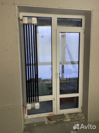 Оконные блоки с дверью (стеклопакет)