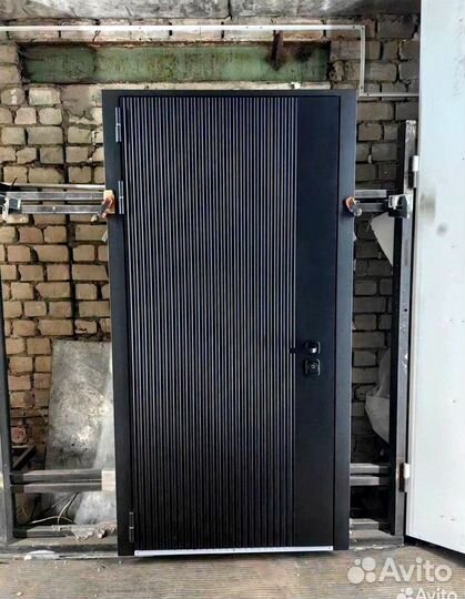 Входгная дверь от производителя с терморазрывом