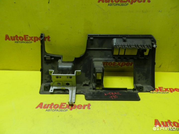 Накладка под руль Nissan X-Trail T30