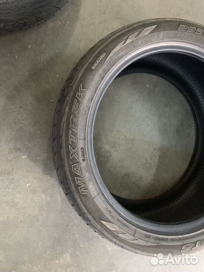 Maxtrek Fortis T5 295/40 R21