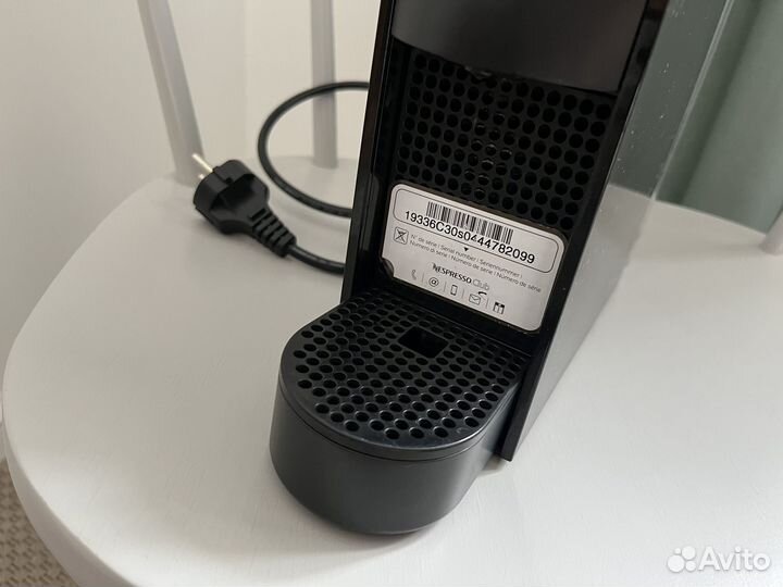 Капсултная кофемашина Nespresso Essenza Mini C30