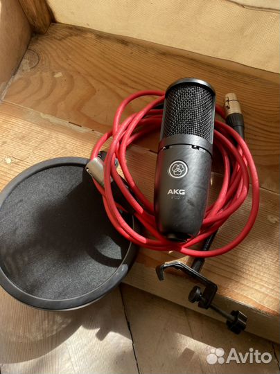 Студийный микрофон akg p120