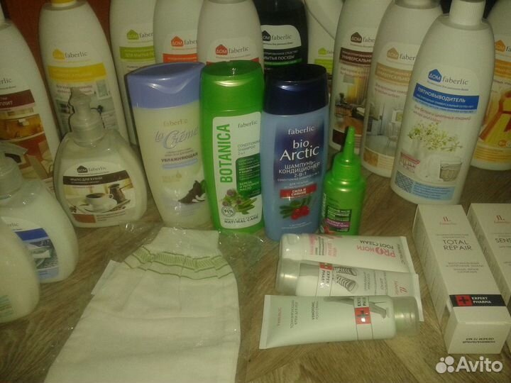 Подарки-косметика.помады. товары для дома