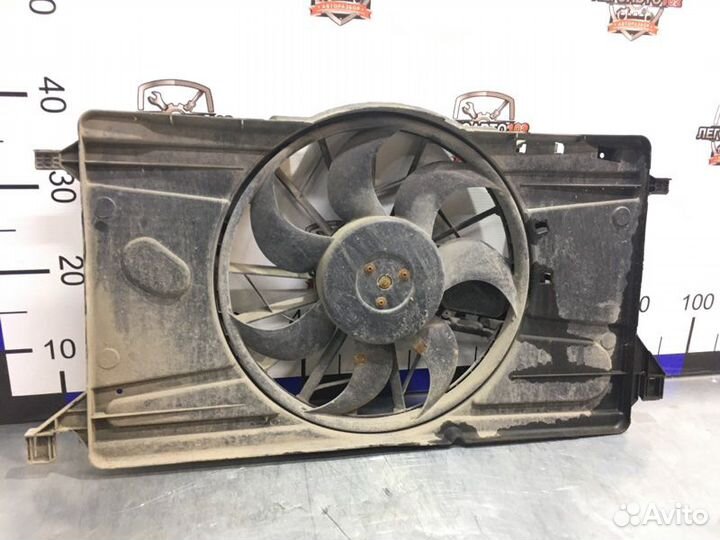 Диффузор вентилятора радиатора Ford Focus 2 седан