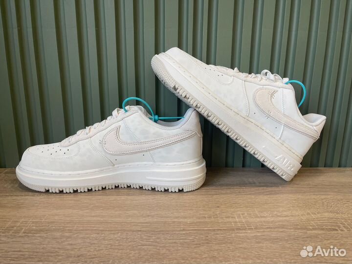 Кроссовки Nike Air Force 1 Luxe Summit White