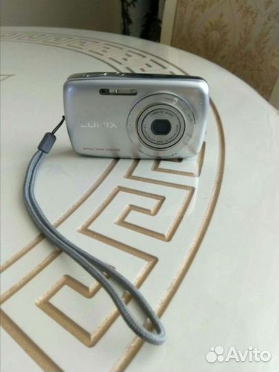 Компактный фотоаппарат