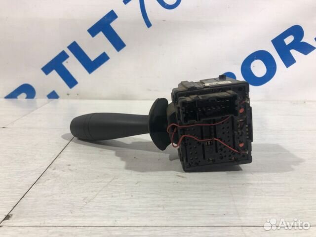 Переключатель подрулевой правый renault logan 2 1