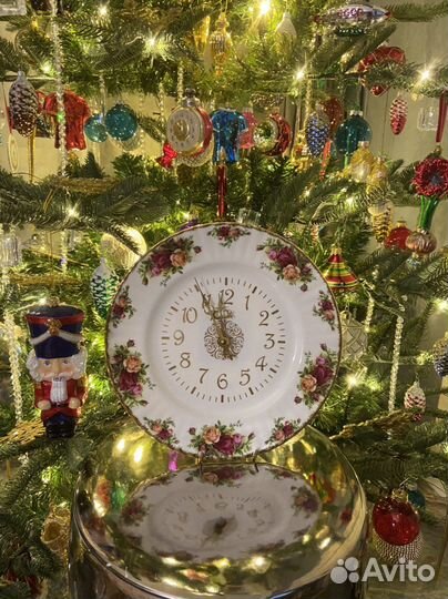 Сахарница, часы, подставка для яиц.Royal Albert