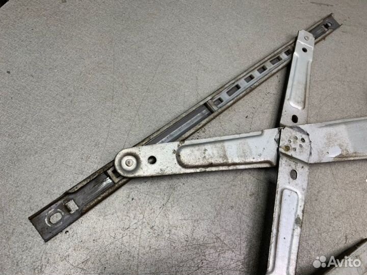 Стеклоподъемник передний правый Hyundai Matrix 1