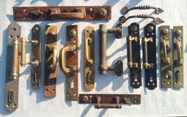 Старинные оконные ручки