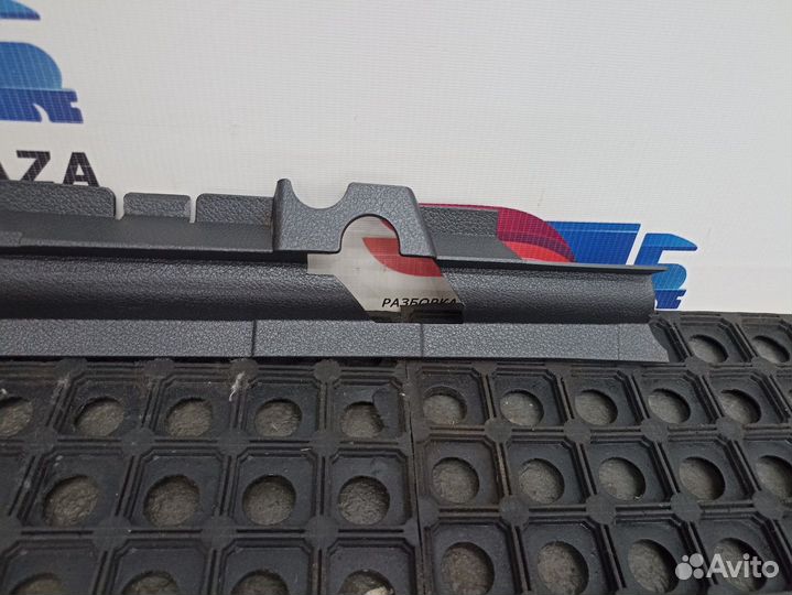 A9406920001 Накладка стойки левой