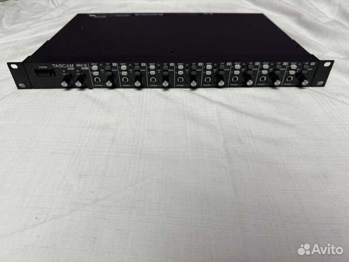 Усилитель для наушников tascam MH-8