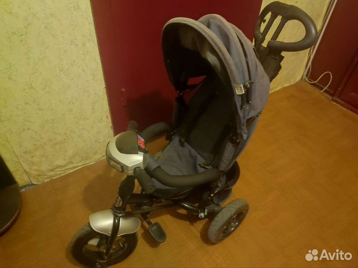 Велосипед детский с фарами трёхколёсный