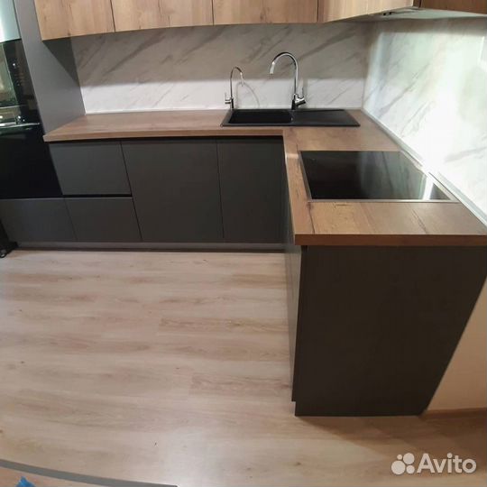 Кухонный гарнитур угловой